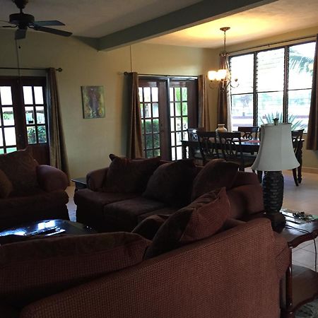 Villa Royale Manor Corozal Exterior foto